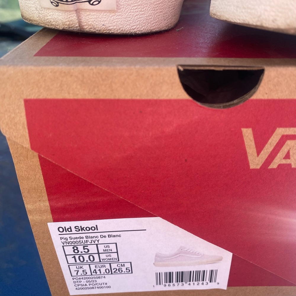 Vans Old Skool Suede Sneakers - Picture 6 of 6